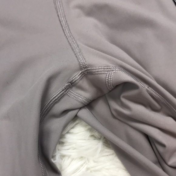 Lululemon Speed Up Tight Metallic 28" Dark Chrome - Picture 4 of 10